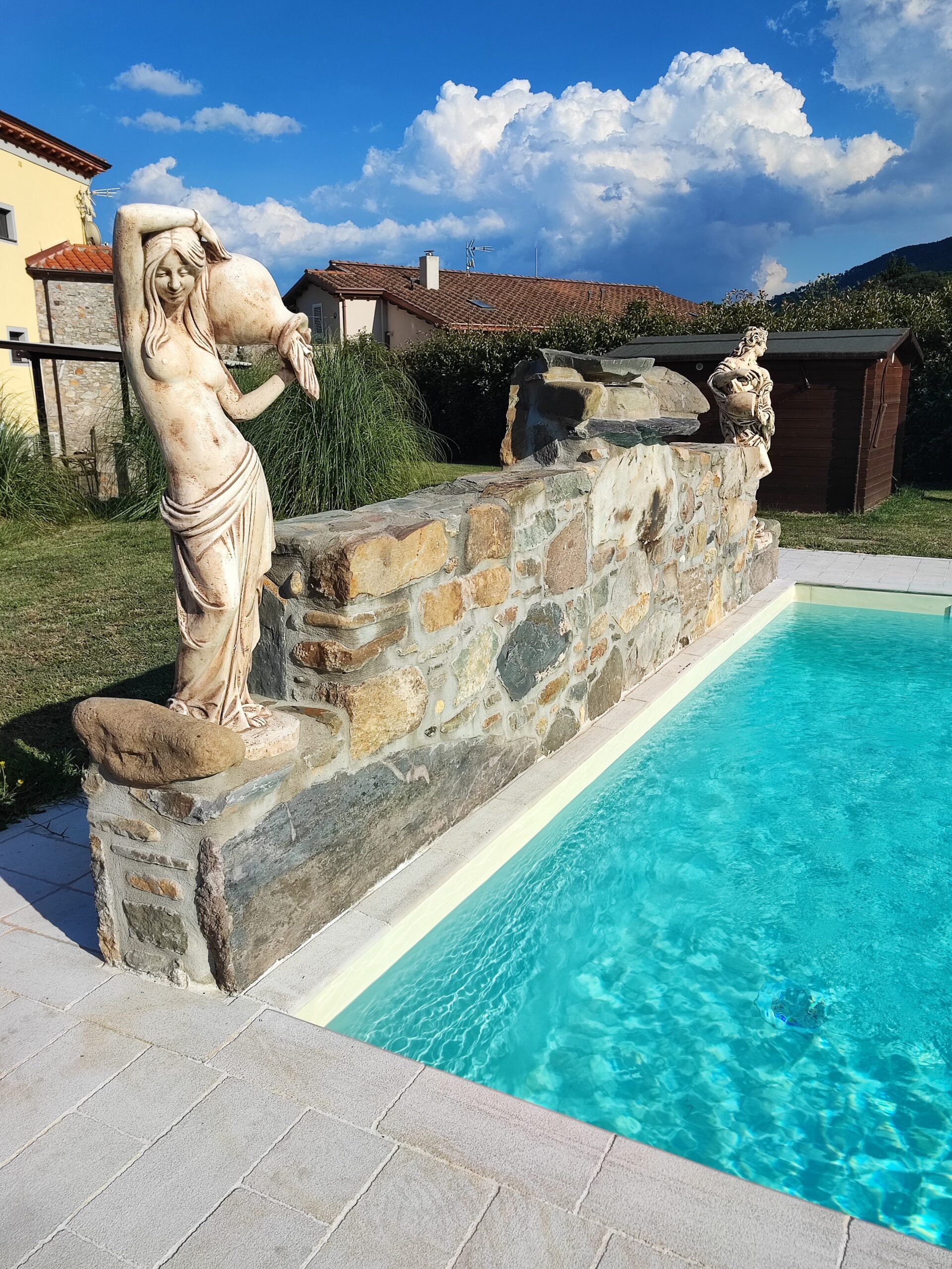 PISCINA